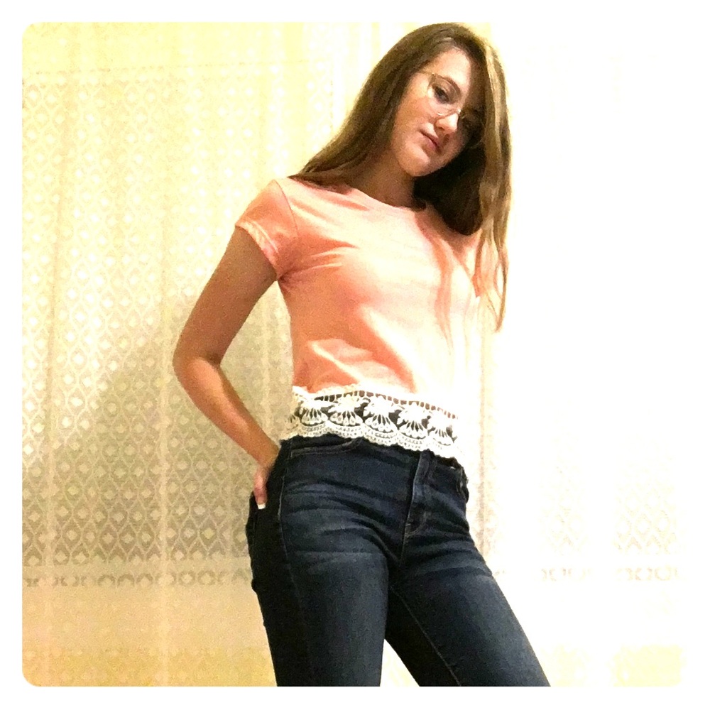 Peach T-shirt with lace details